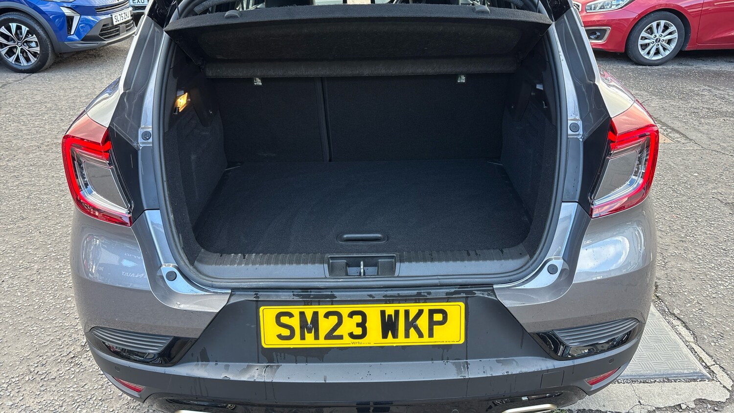 Used Renault Captur 2023 for sale - 76352027: Photo 4