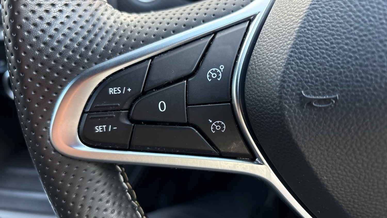Used Renault Captur 2023 for sale - 76352027: Photo 40