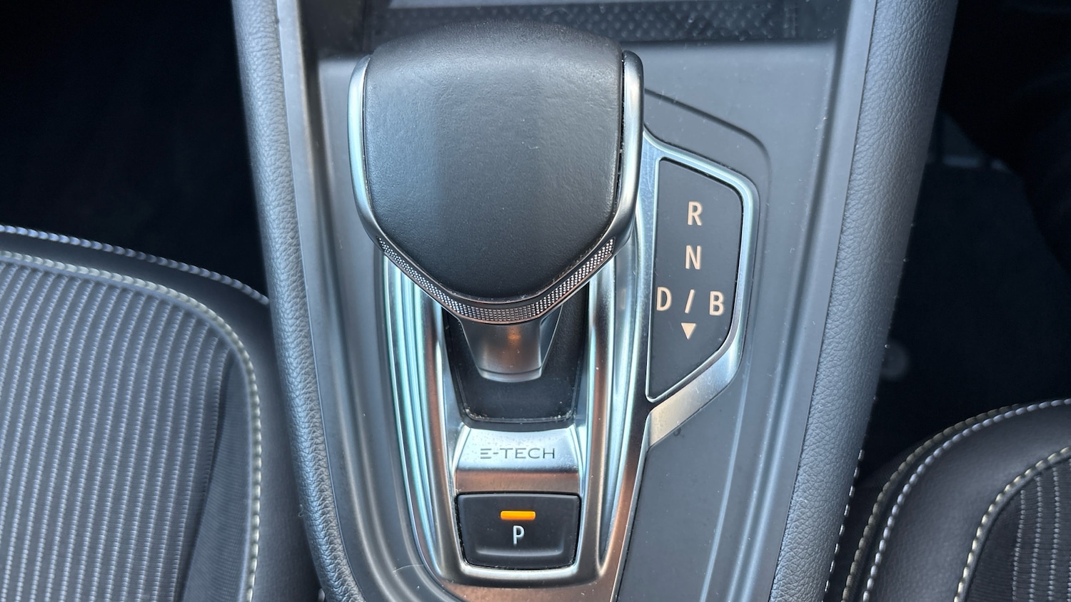 Used Renault Captur 2023 for sale - 76352027: Photo 43