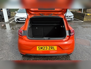 Used Renault Clio 2023 for sale - 78109192: Photo