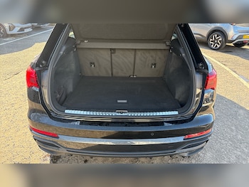 Used Audi Q3 2023 for sale - 77906240: Photo