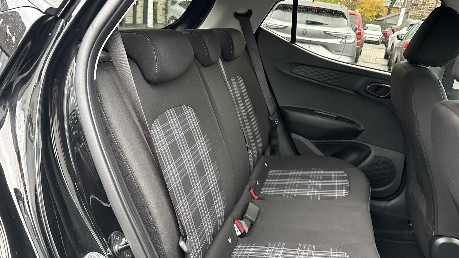 Used Hyundai i10 2024 for sale - 76492086: Photo 34