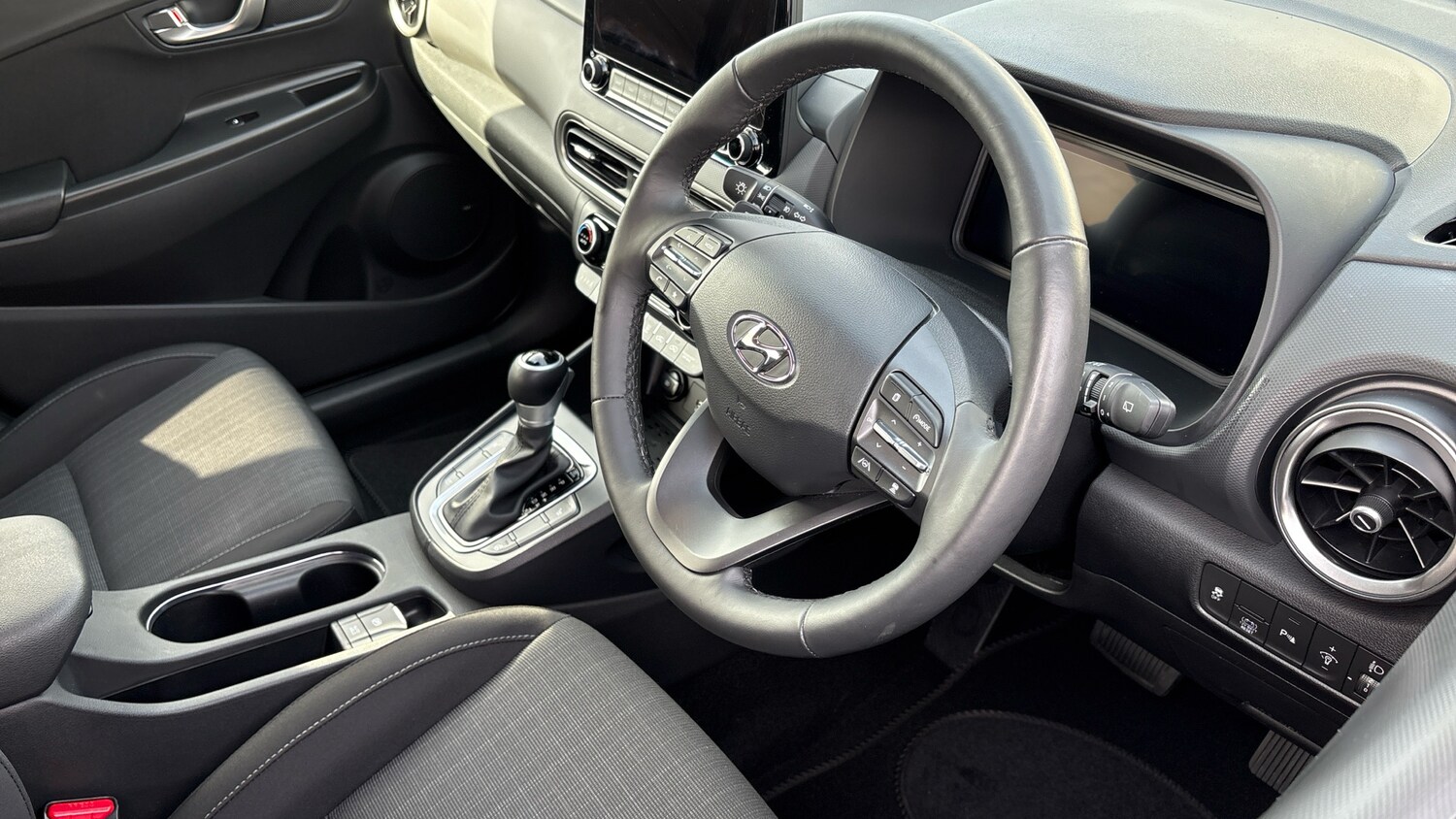 Used Hyundai KONA 2023 for sale - 77945300: Photo 11