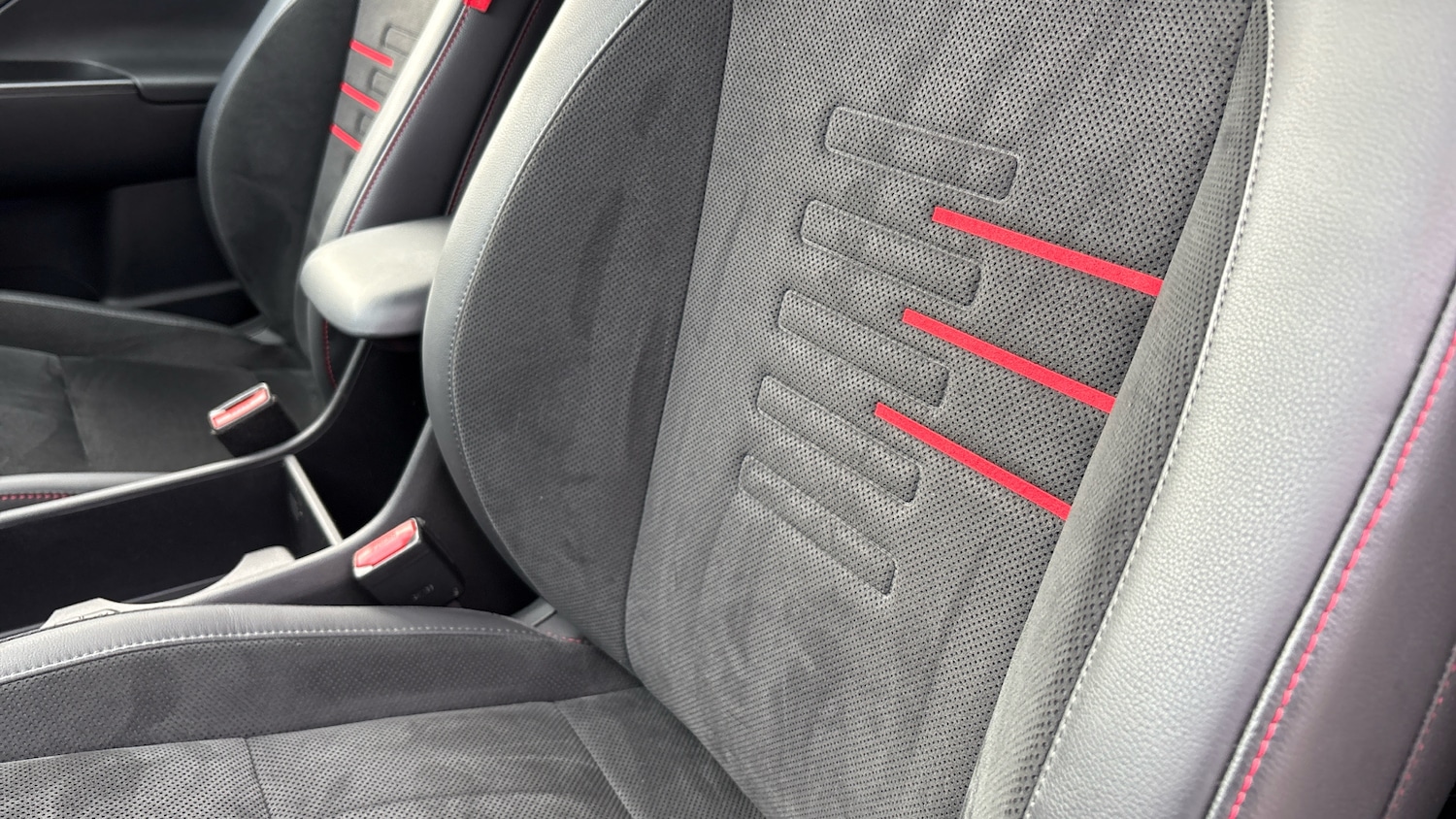 Used Hyundai KONA 2025 for sale - 76519247: Photo 35