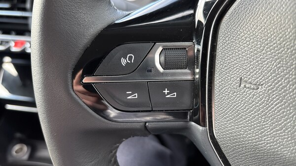 Used Peugeot 2008 2022 for sale - 76205869: Photo 45