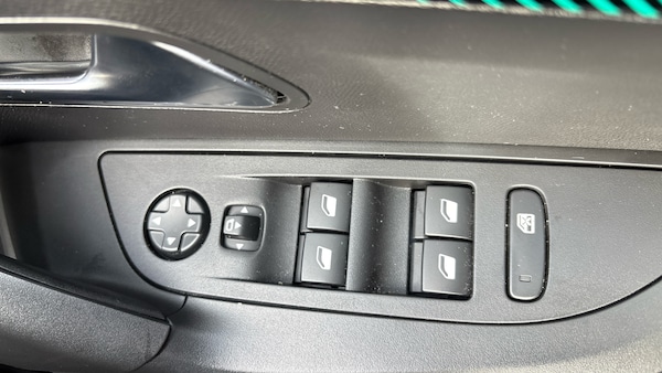 Used Peugeot 2008 2022 for sale - 76205869: Photo 50