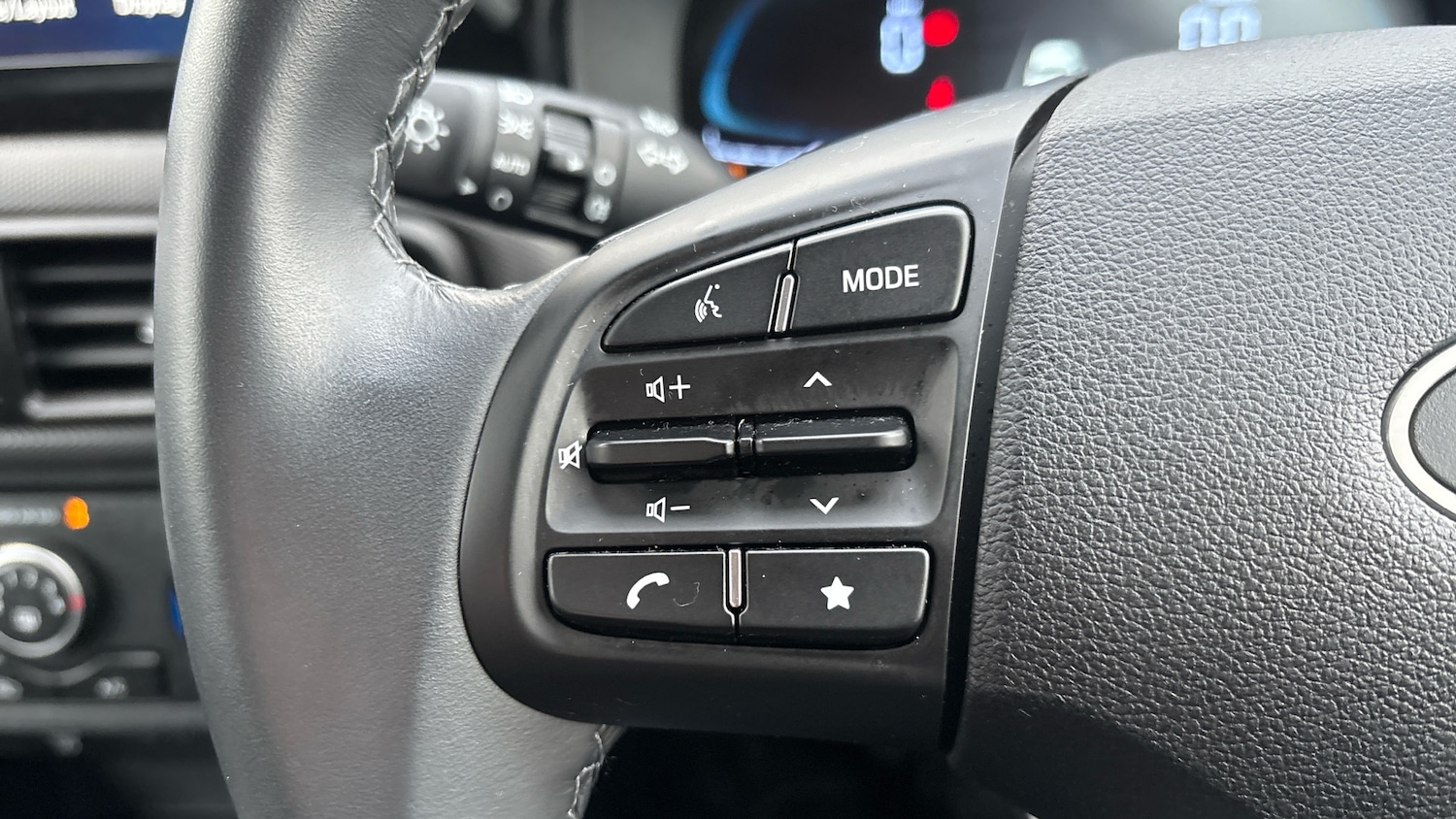 Used Hyundai i10 2025 for sale - 77032768: Photo 40