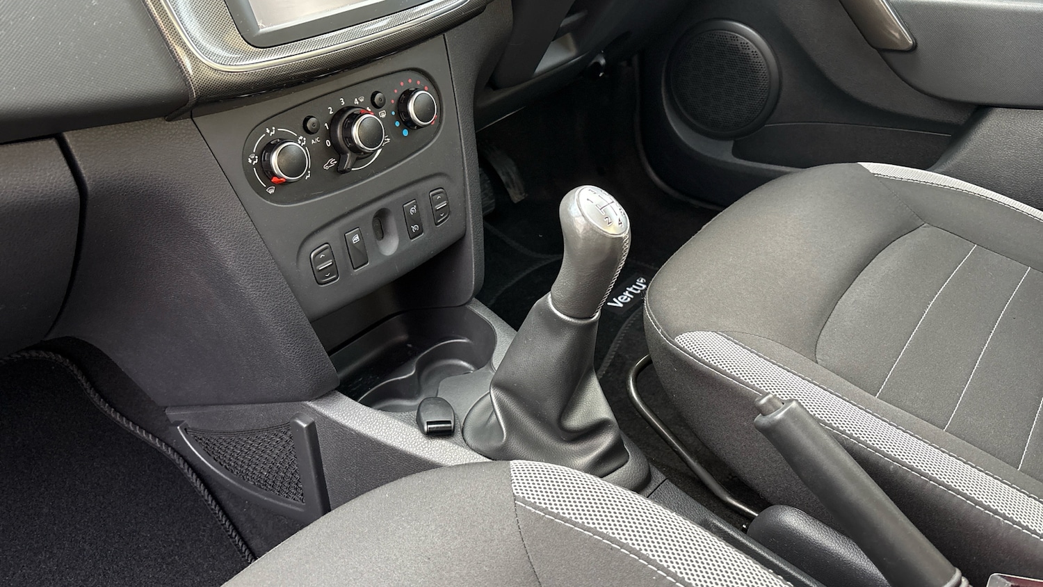 Used Dacia Sandero Stepway 2017 for sale - 77018998: Photo 13