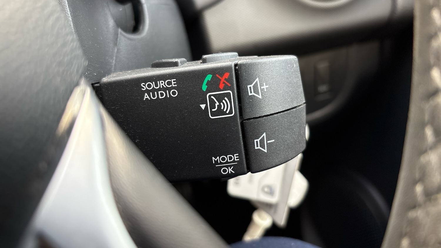 Used Dacia Sandero Stepway 2017 for sale - 77018998: Photo 38