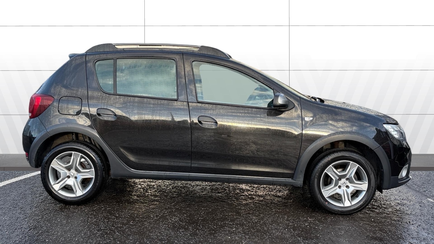 Used Dacia Sandero Stepway 2017 for sale - 77018998: Photo 5