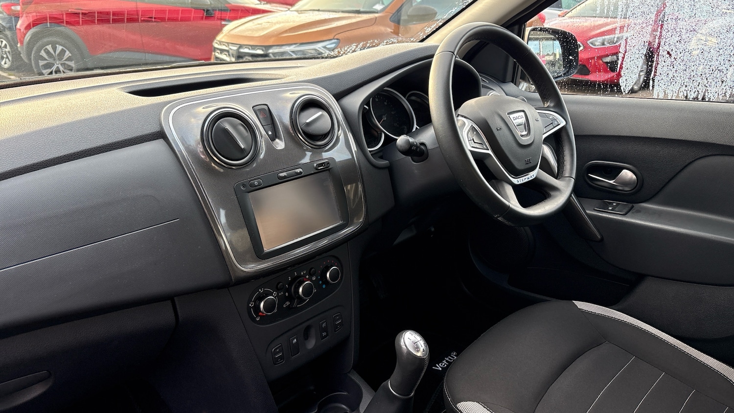 Used Dacia Sandero Stepway 2017 for sale - 77018998: Photo 9