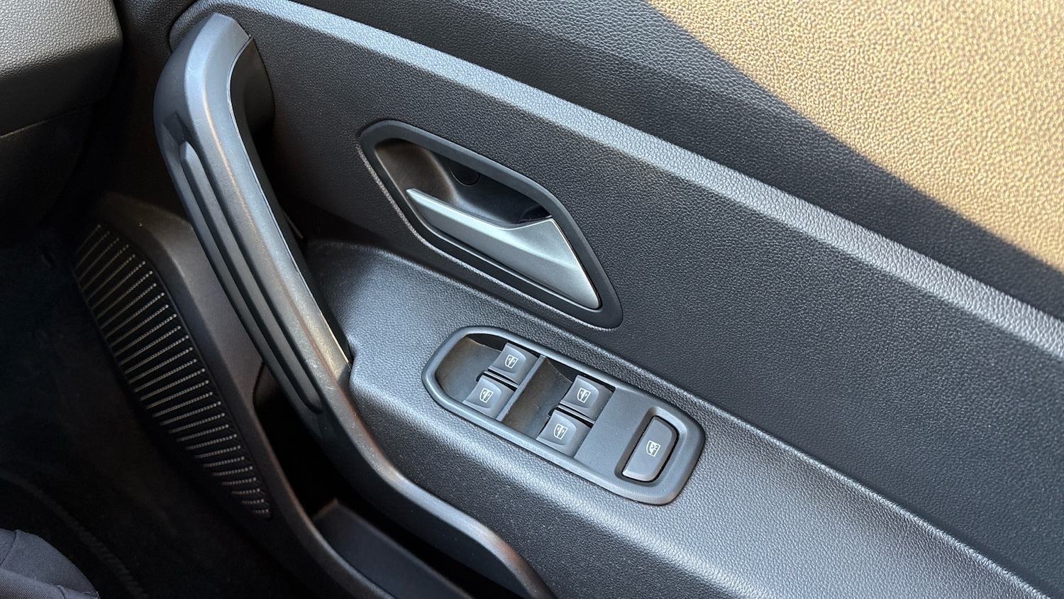 Used Dacia Duster 2024 for sale - 77562439: Photo 36