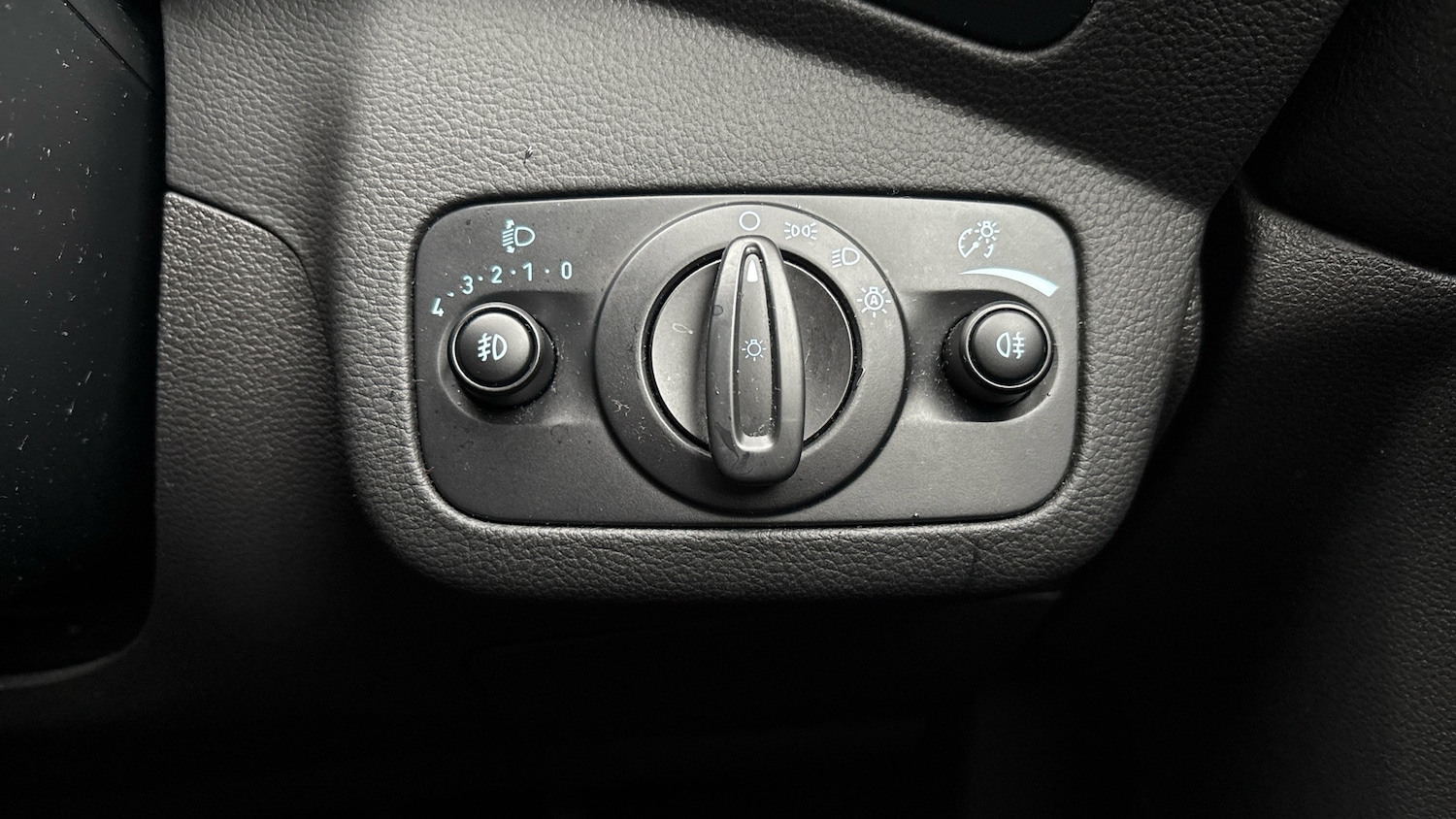 Used Ford Kuga 2018 for sale - 76542760: Photo 34