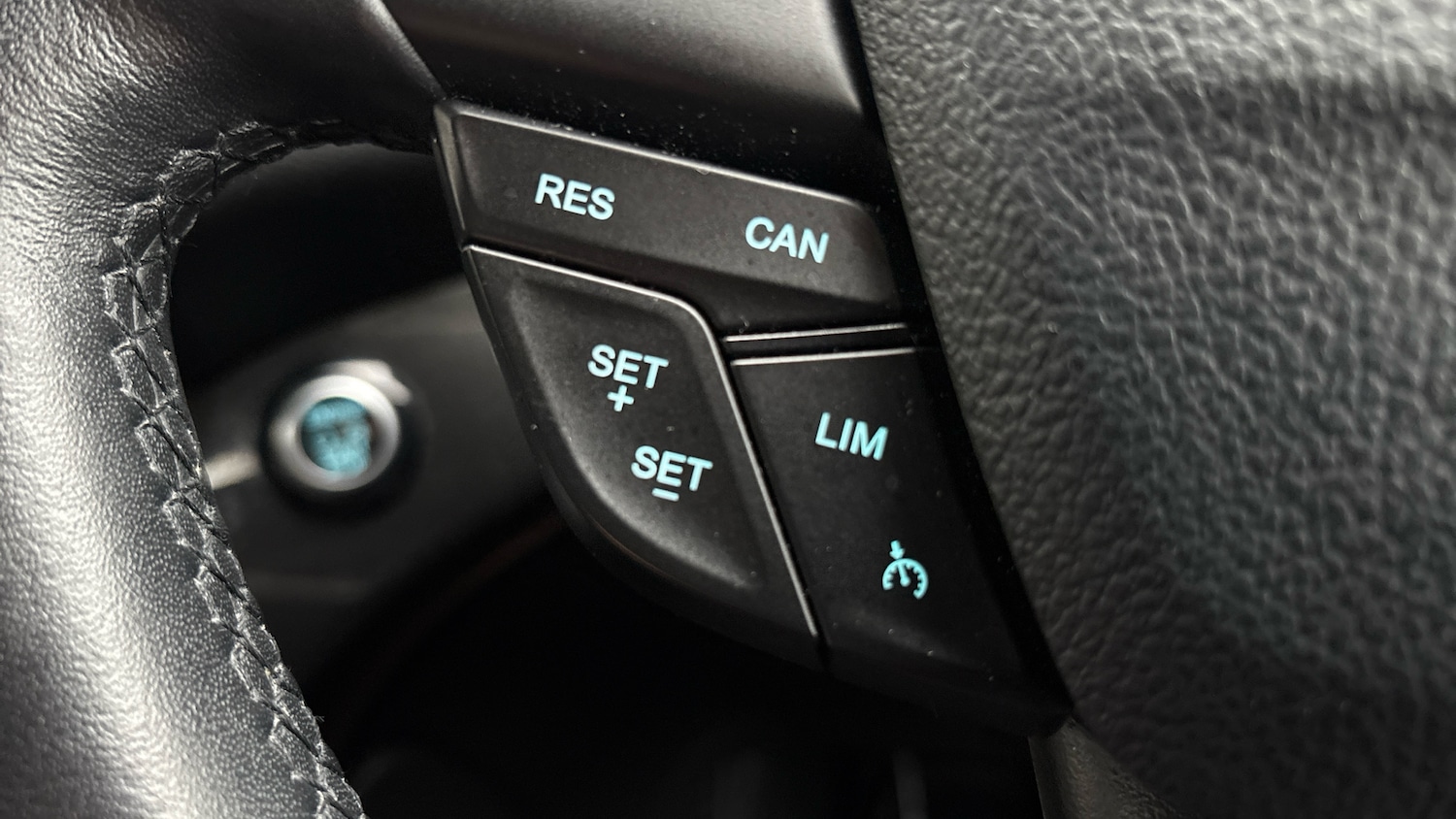 Used Ford Kuga 2018 for sale - 76542760: Photo 37