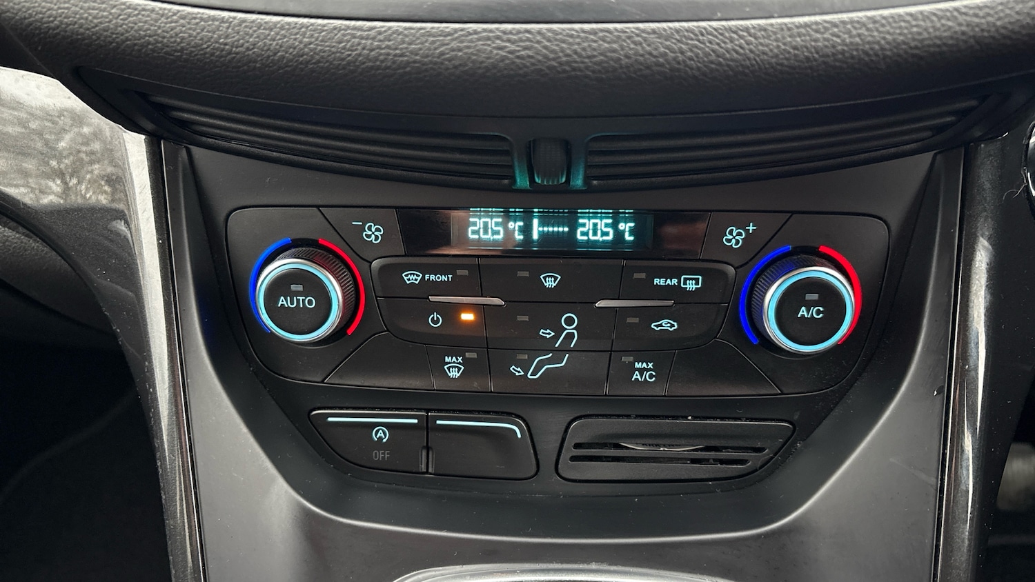 Used Ford Kuga 2018 for sale - 76542760: Photo 43