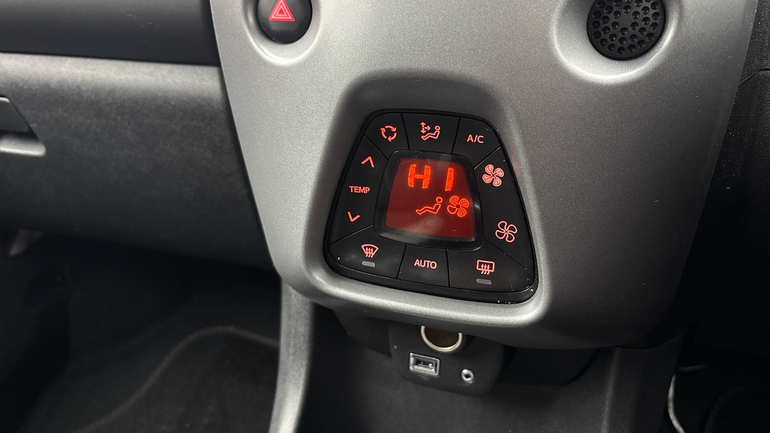 Used Toyota AYGO 2021 for sale - 76504422: Photo 40