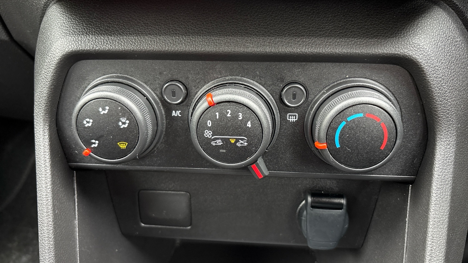Used Dacia Sandero Stepway 2024 for sale - 76171703: Photo 34