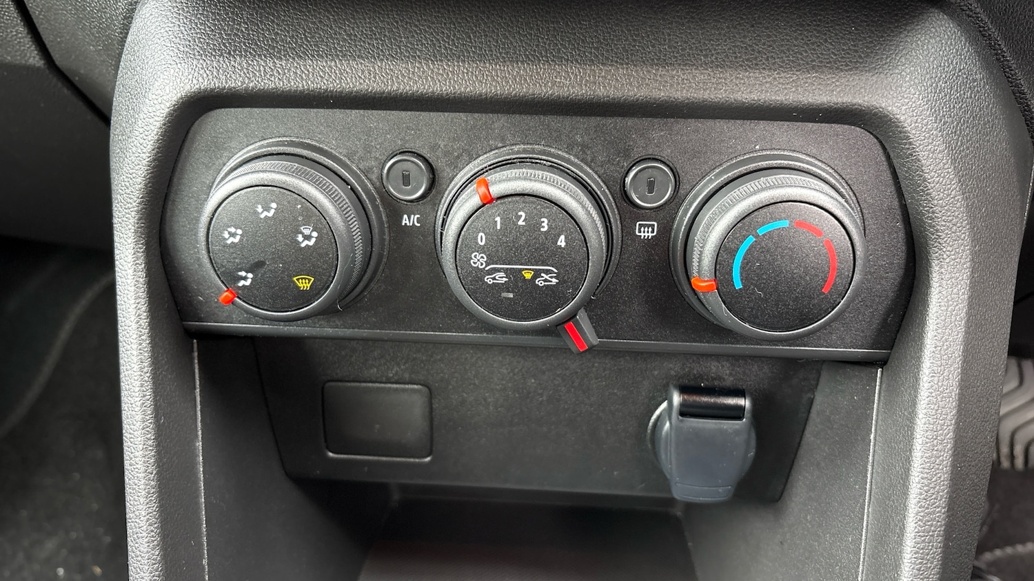 Used Dacia Sandero Stepway 2024 for sale - 76171703: Photo 53