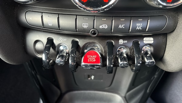 Used MINI Hatch 2018 for sale - 76299726: Photo 41