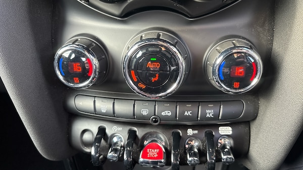 Used MINI Hatch 2018 for sale - 76299726: Photo 42