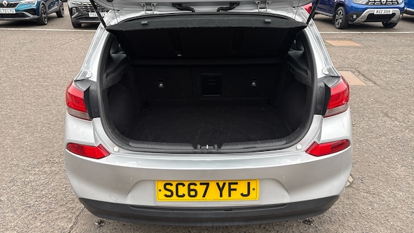 Used Hyundai i30 2018 for sale - 76273606: Photo 4