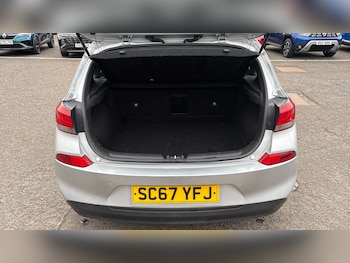 Used Hyundai i30 2018 for sale - 76273606: Photo 4