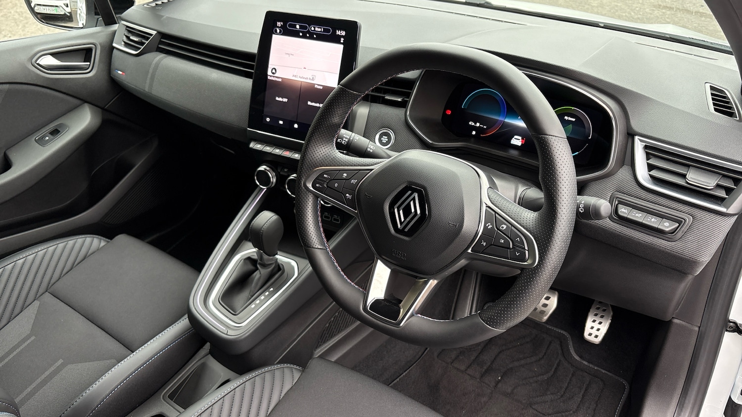 Used Renault Clio 2024 for sale - 76193776: Photo 11