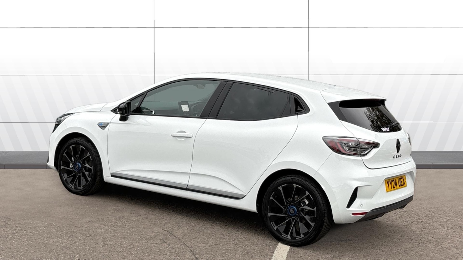 Used Renault Clio 2024 for sale - 76193776: Photo 2