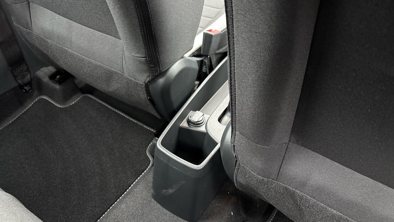 Used Hyundai i10 2025 for sale - 77515353: Photo 32