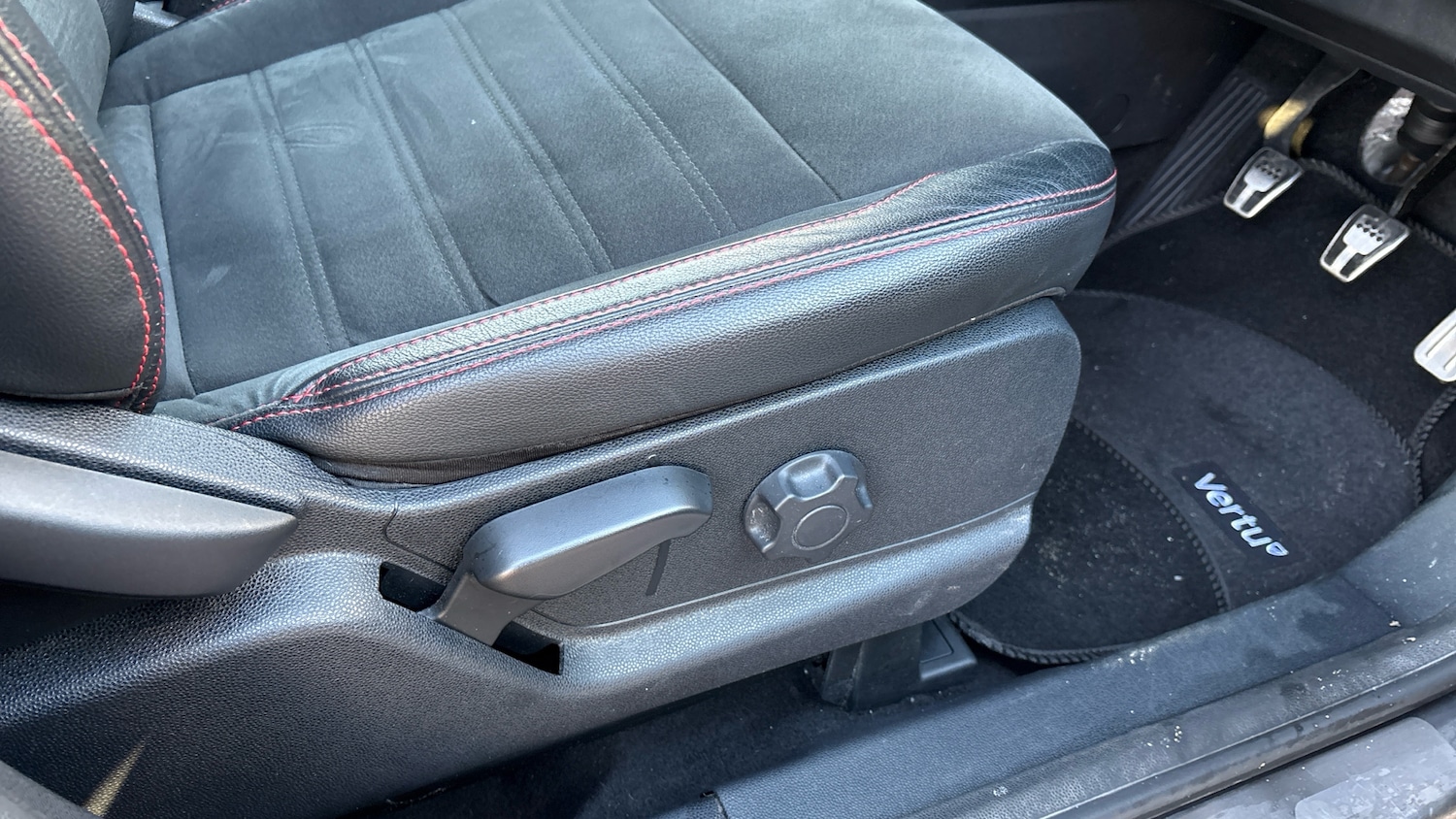 Used Ford Ecosport 2019 for sale - 76791300: Photo 33