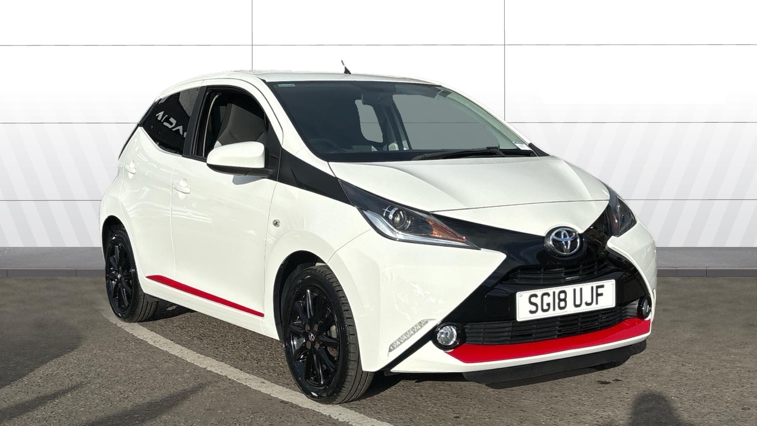 Used Toyota AYGO 2018 for sale - 76403144: Photo 1