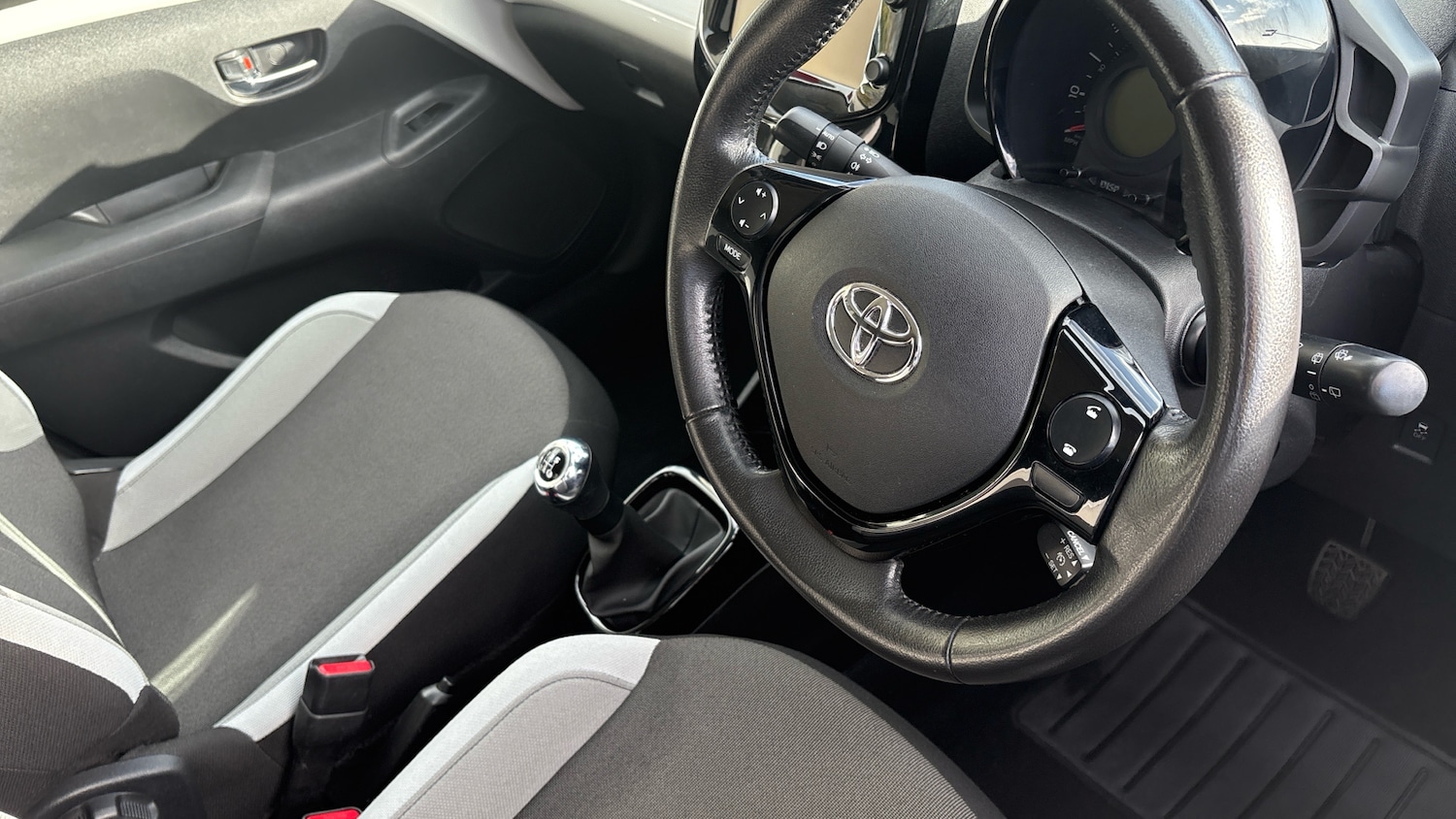 Used Toyota AYGO 2018 for sale - 76403144: Photo 11