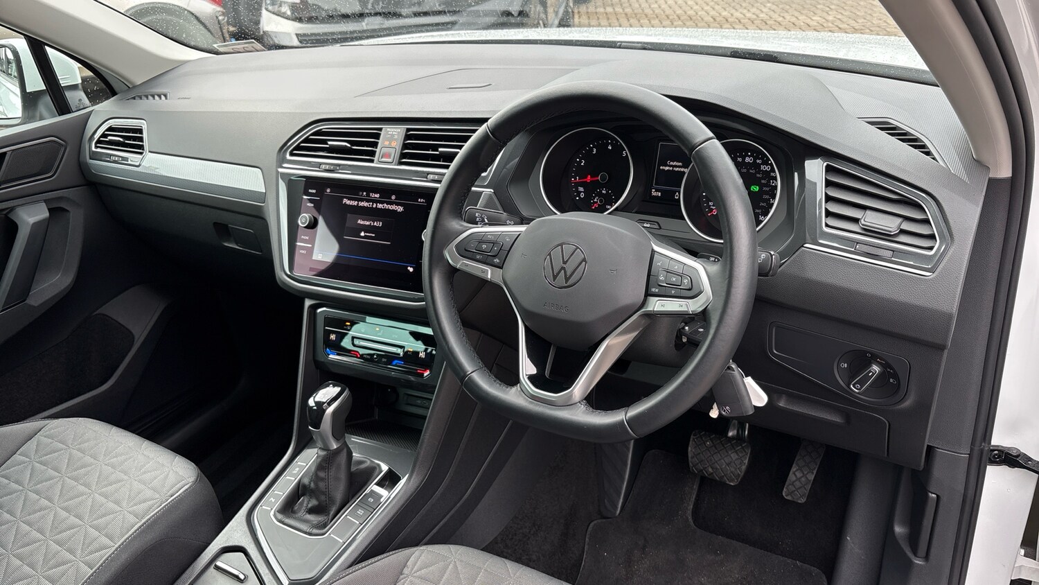 Used Volkswagen Tiguan 2023 for sale - 77701224: Photo 11