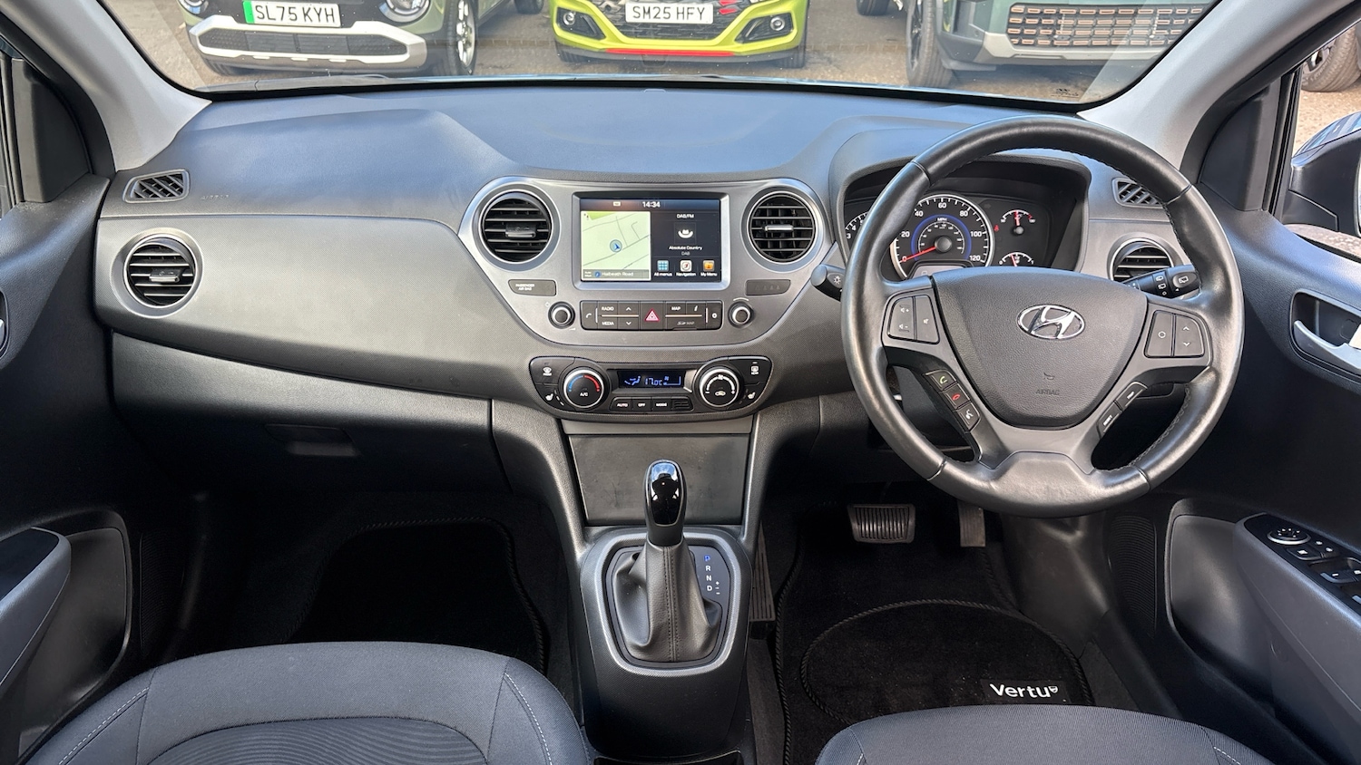 Used Hyundai i10 2019 for sale - 76352395: Photo 10