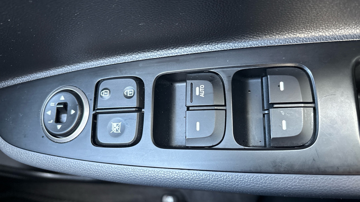 Used Hyundai i10 2019 for sale - 76352395: Photo 27