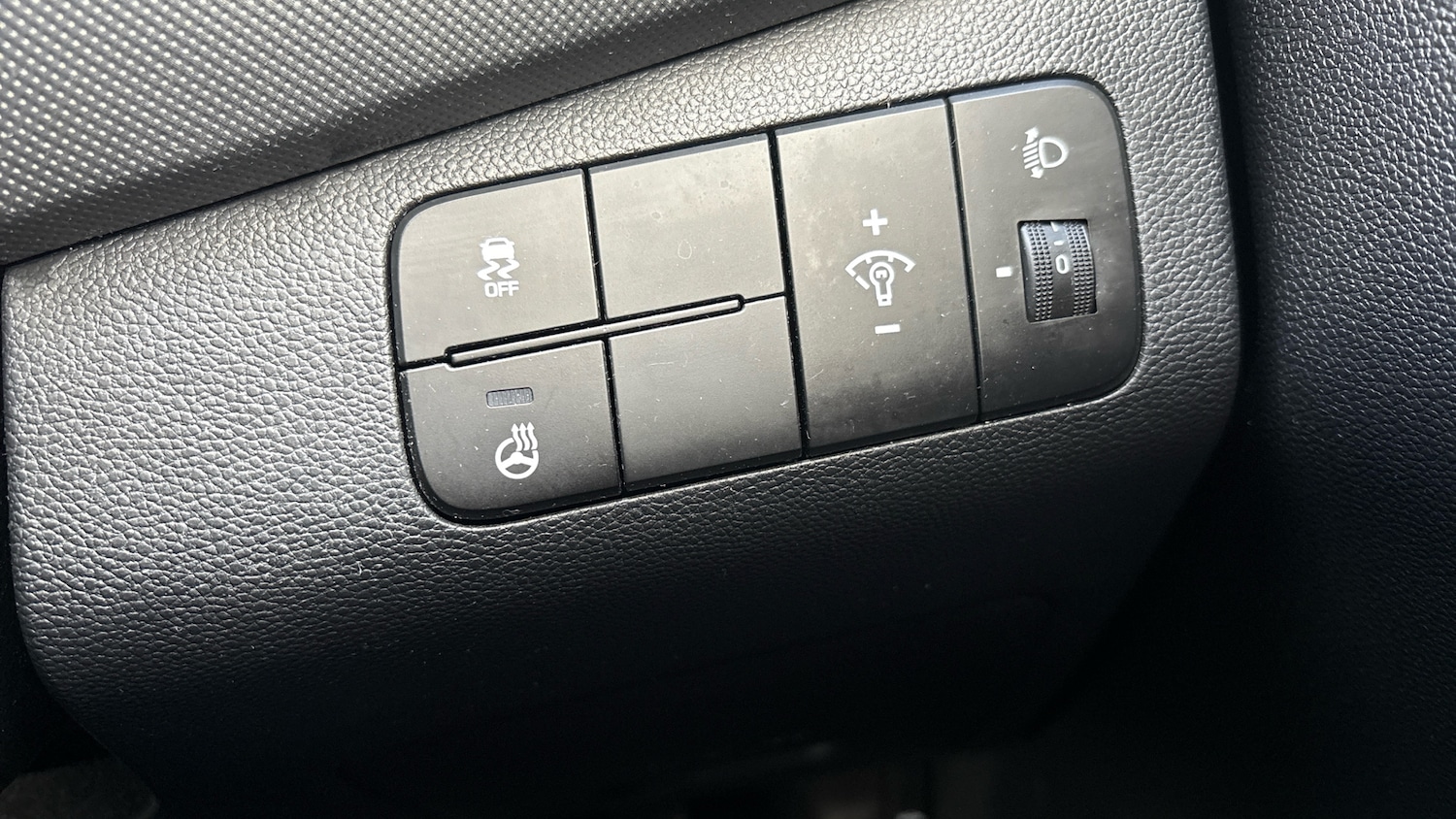 Used Hyundai i10 2019 for sale - 76352395: Photo 34