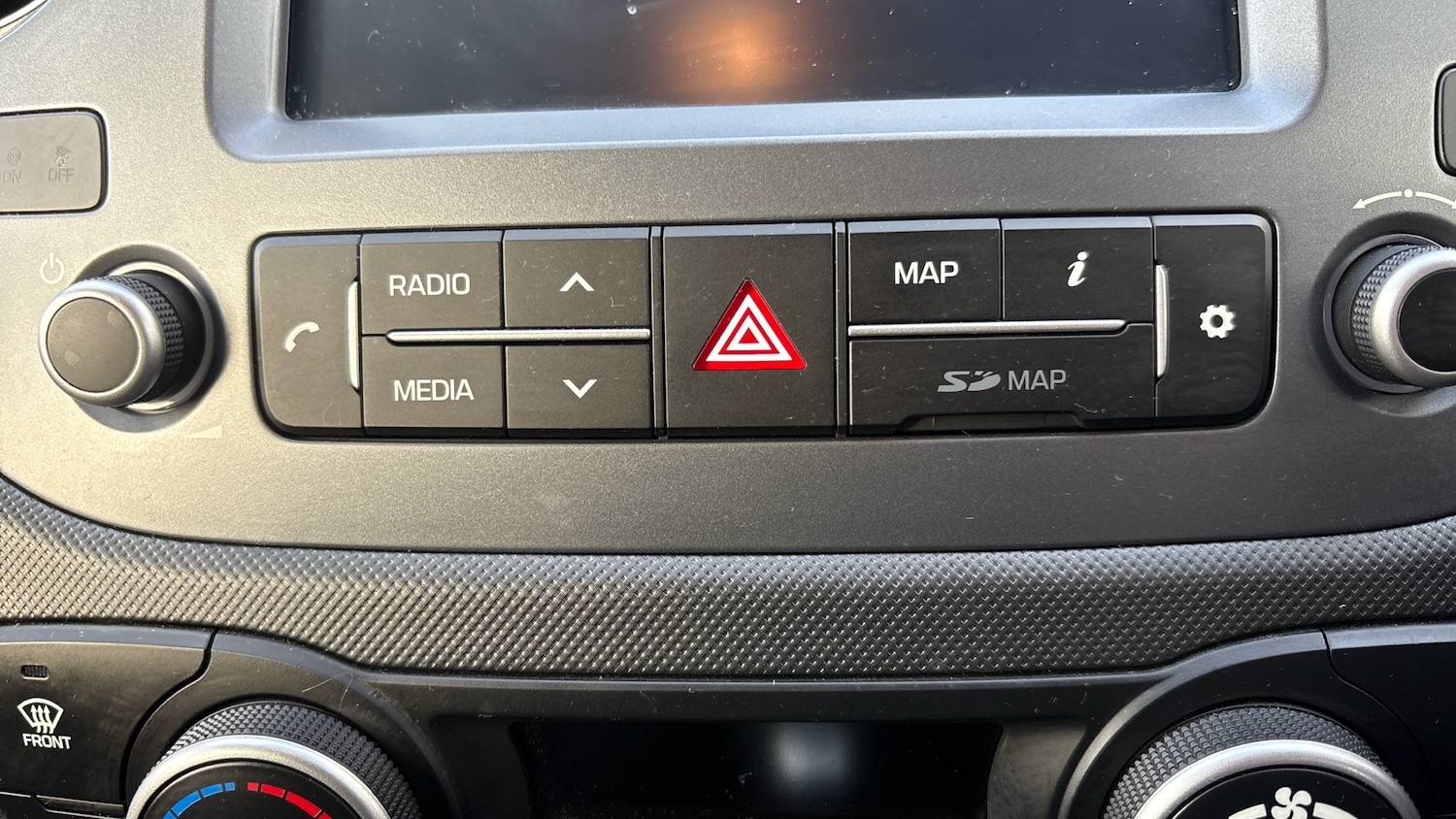 Used Hyundai i10 2019 for sale - 76352395: Photo 36