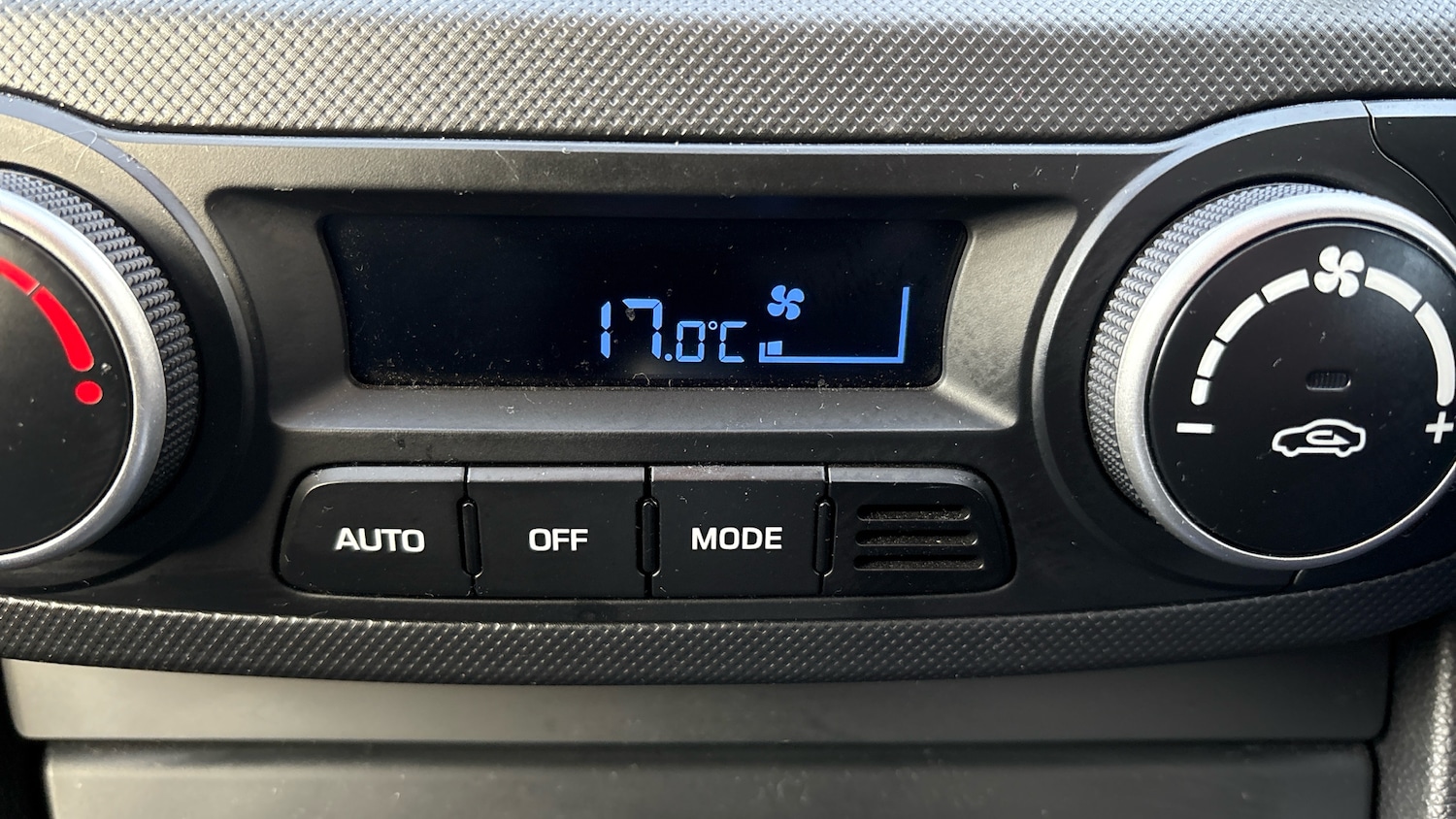 Used Hyundai i10 2019 for sale - 76352395: Photo 39