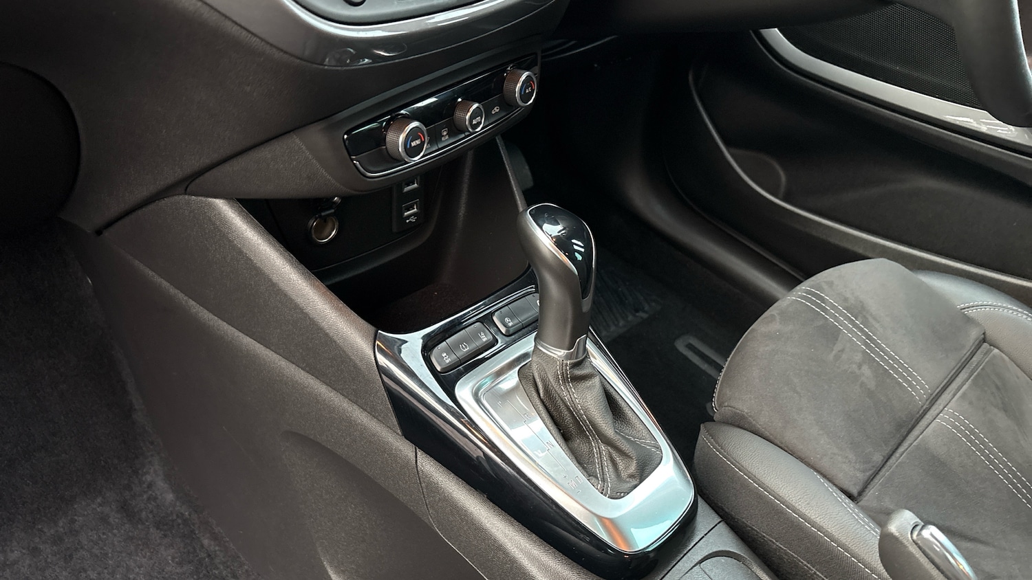 Used Vauxhall Crossland 2022 for sale - 76957333: Photo 13