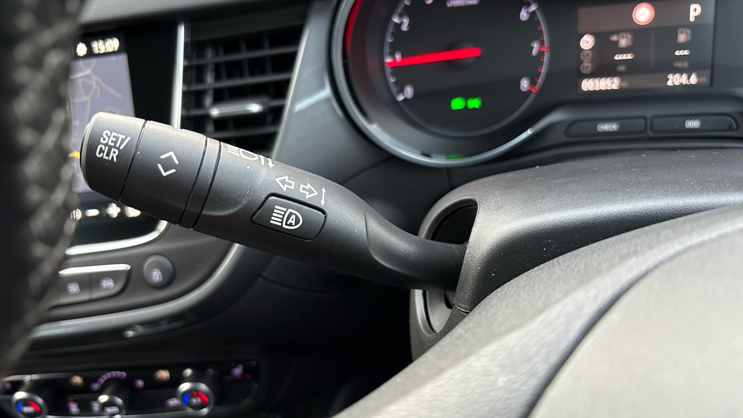 Used Vauxhall Crossland 2022 for sale - 76957333: Photo 40