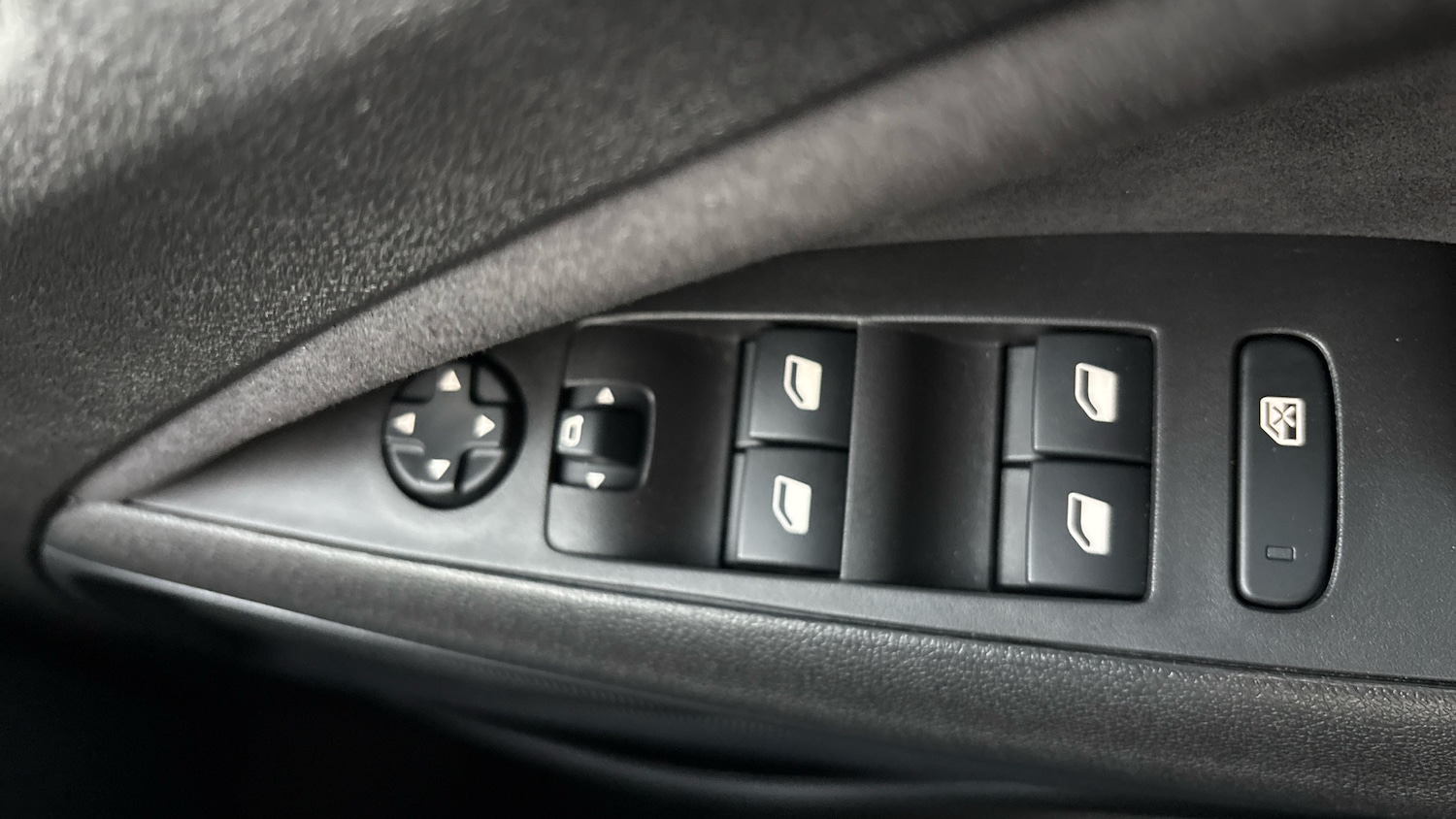 Used Vauxhall Crossland 2022 for sale - 76957333: Photo 44