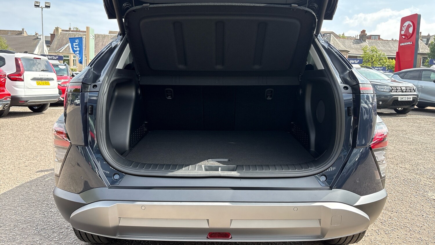 Used Hyundai KONA 2025 for sale - 76232217: Photo 4