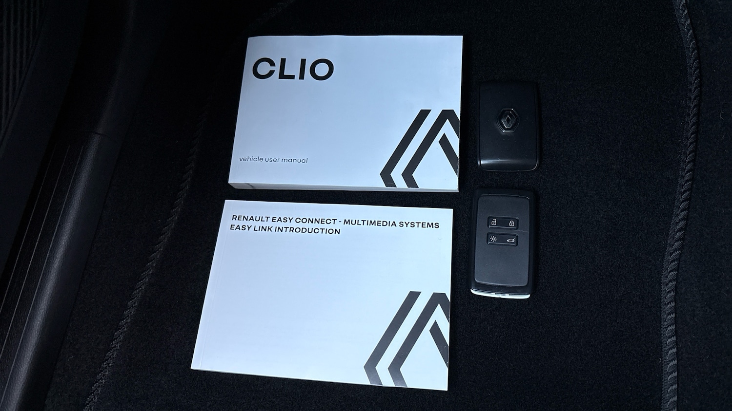 Used Renault Clio 2022 for sale - 76807424: Photo 19