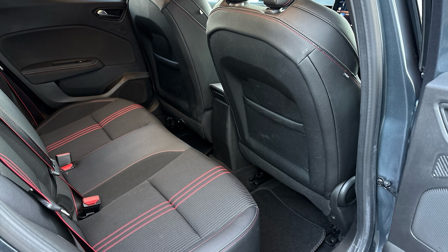 Used Renault Clio 2022 for sale - 76807424: Photo 39