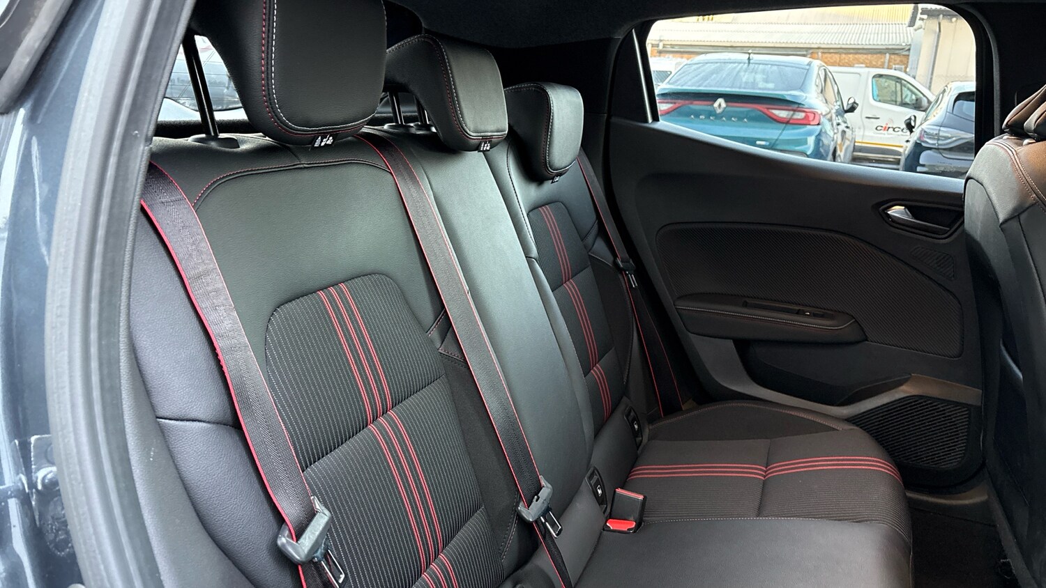 Used Renault Clio 2022 for sale - 76807424: Photo 44