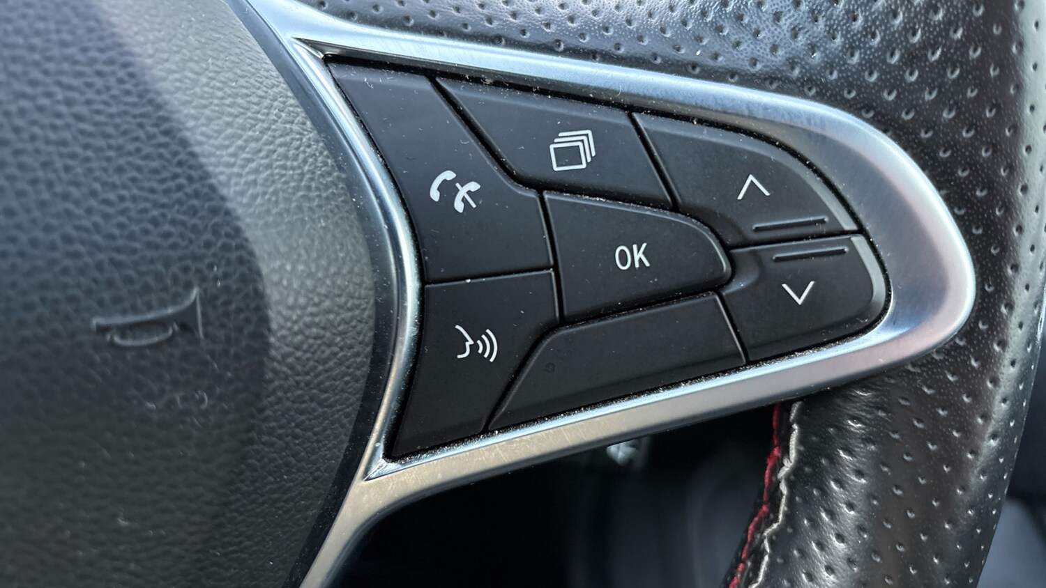 Used Renault Clio 2022 for sale - 76807424: Photo 51