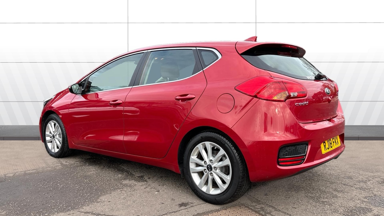 Used Kia Ceed 2018 for sale - 76720420: Photo 2