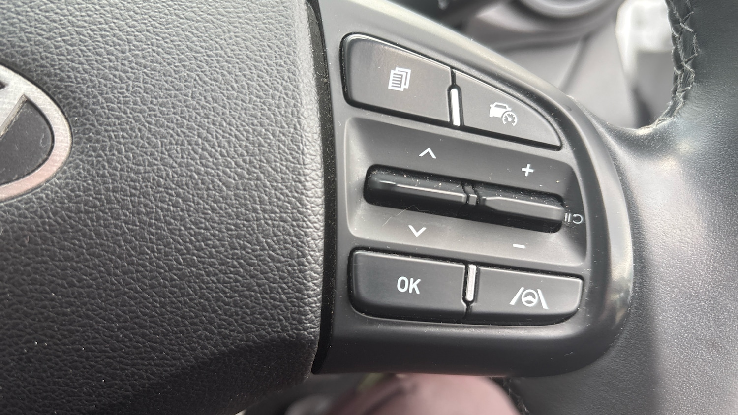 Used Hyundai i10 2023 for sale - 77759135: Photo 22