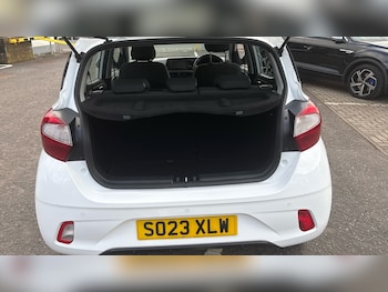 Used Hyundai i10 2023 for sale - 77759135: Photo