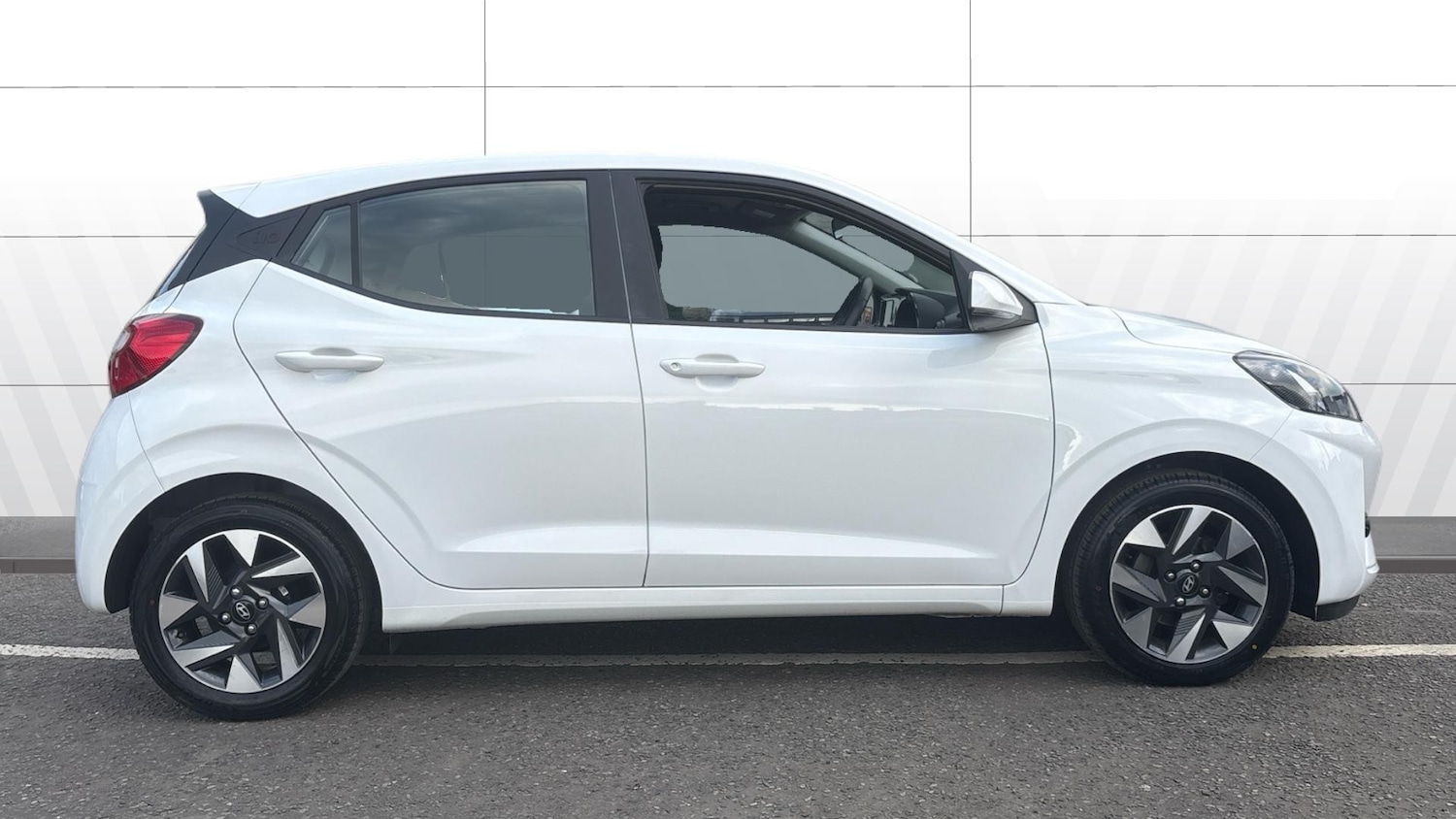 Used Hyundai i10 2023 for sale - 77759135: Photo 5